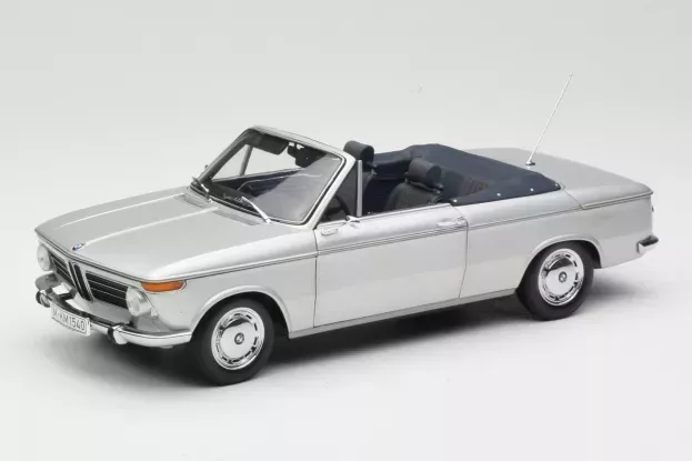 Minichamps BMW 1600 Cabriolet Silver dealer edition 1:18 80430145819